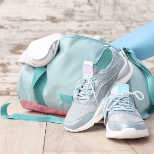 12 Helpful Beginner Fitness Tips You Need To Know - Gym bag and sneakers