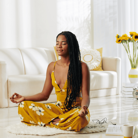 How To Get Started With Mindfulness Meditation: Resource Guide | Women meditating